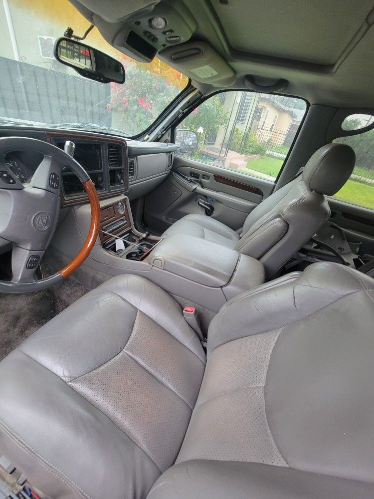 2003 Escalade Interior Seats Dash console