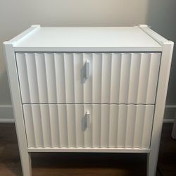 2 BRAND NEW NIGHTSTANDS 