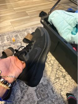 Nike adult shoes size 7
