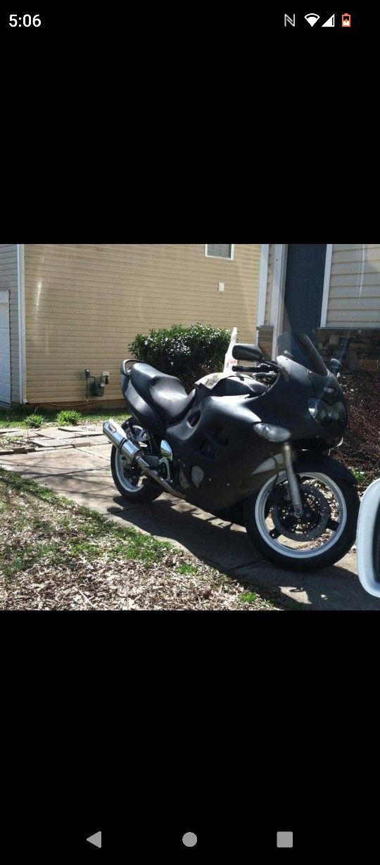 06 Suzuki 600 Gsxf 