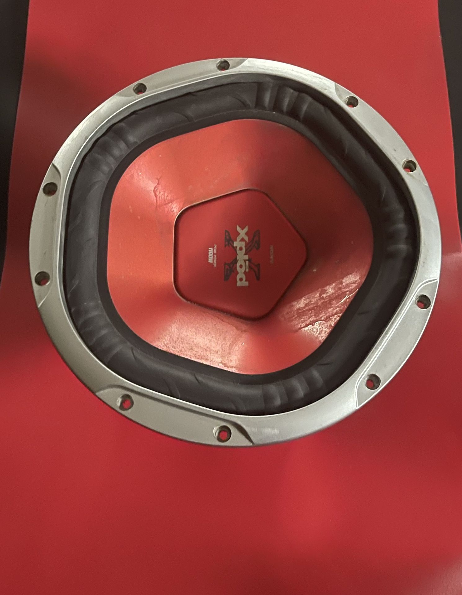 Subwoofer Sony Xplod de 10 pulgadas y 1100 W