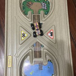 Simplay3 Monster Truck/Race Track Carry & Go