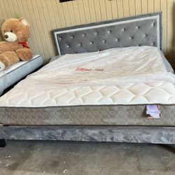 King Bed Frame With Mattress 