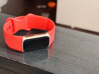 Fitbit Charge 6 – Like New!