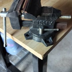 Bench Vise