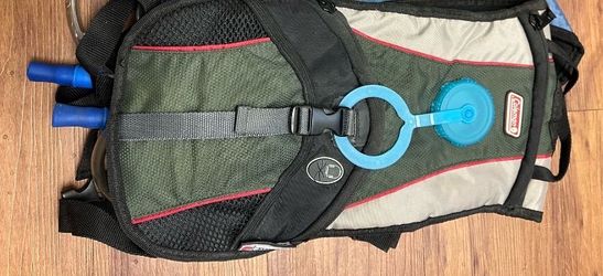 Coleman Max 2L Hydration Backpack (Olive Green / Light Gray)