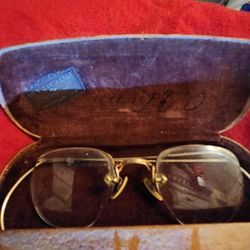 Vintage 12 Gf Glass