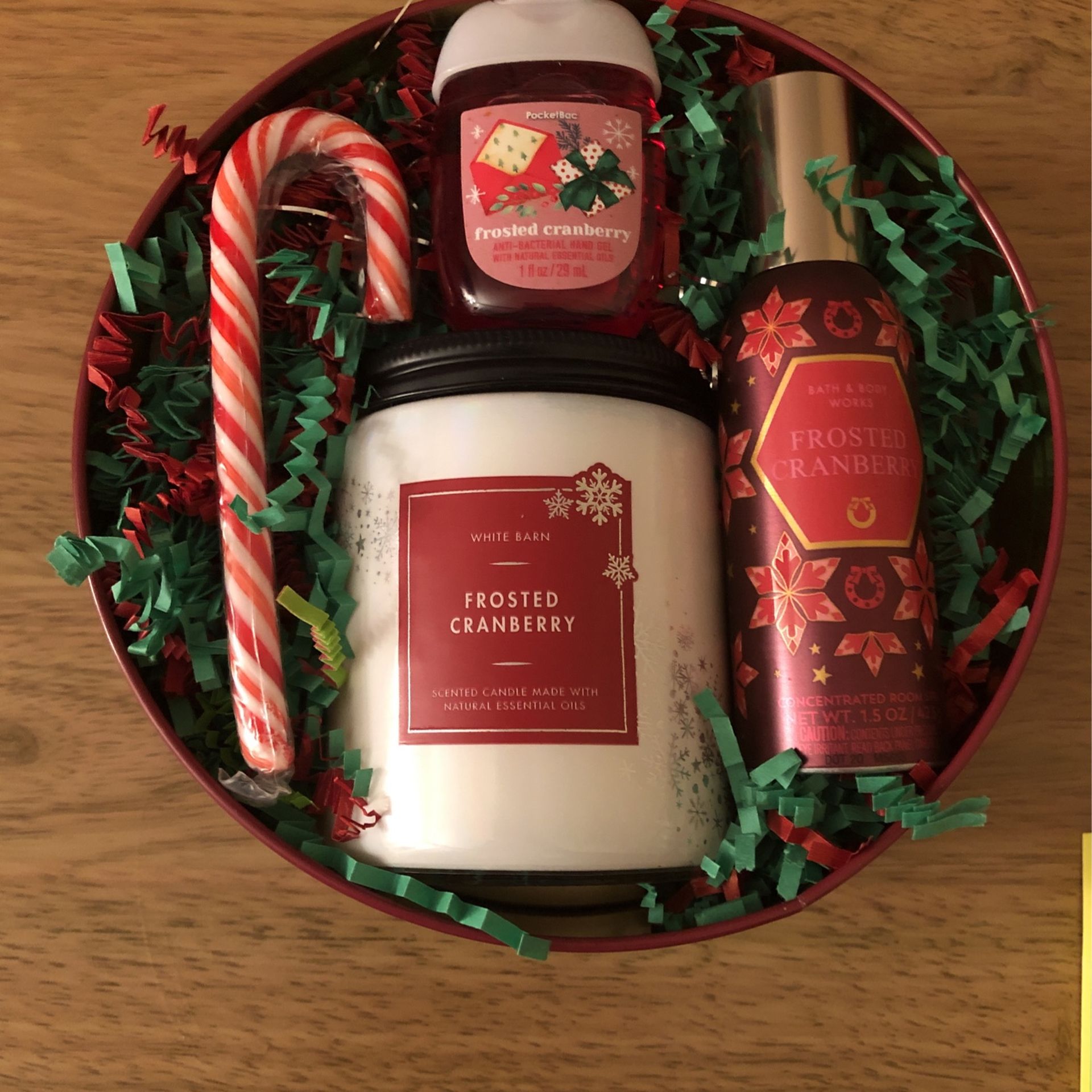 Holiday Favorite “Frosted Cranberry Single Wick Candle With A Concentrated Room Spray And Hand Sanitizer  $15.00