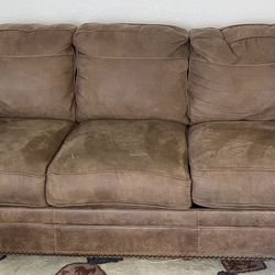 Sofa and loveseat set