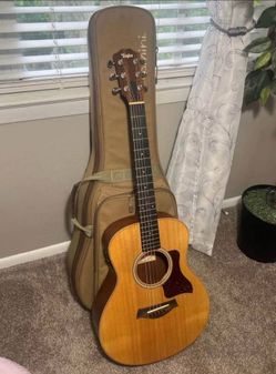 Taylor GS mini guitar