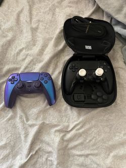 PS5 Dualsense Edge and Regular controller
