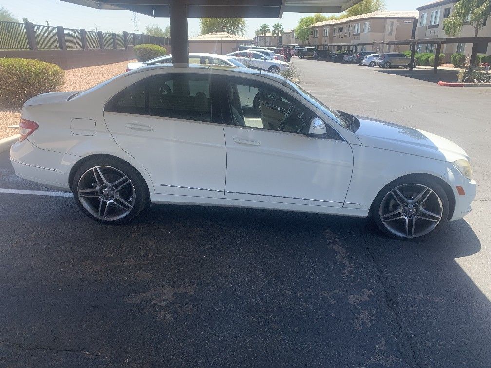 Mercedes Benz C300 (2009)