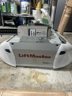 Lift Master Garage Opener With Chain Link 