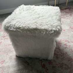 Fluffy storage bin