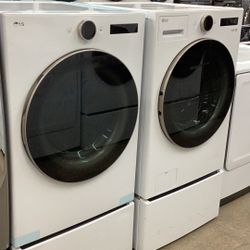 LG Washer And Dryer Set New Scratch And Dent 