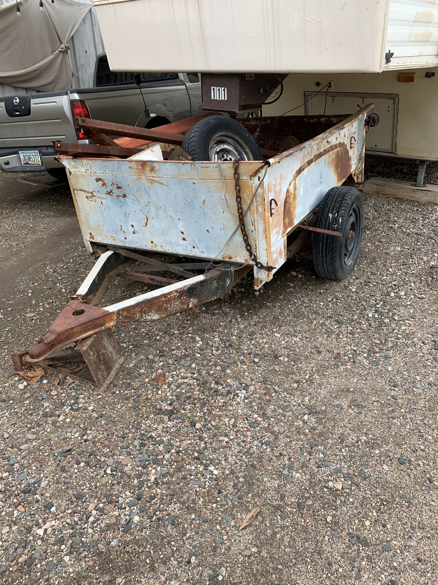 Solid utility trailer with permanent plates and title in hand