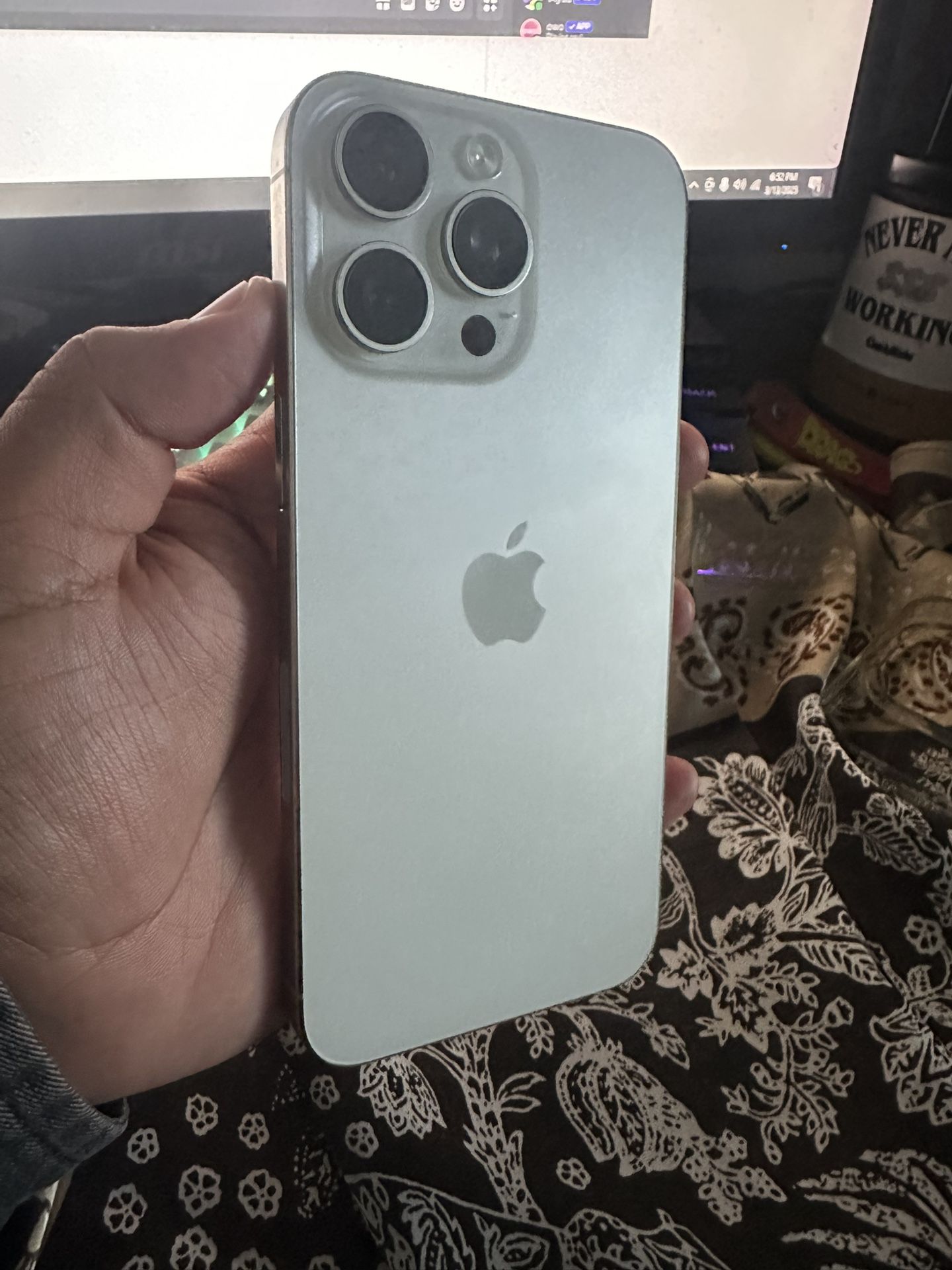 iPhone 15 Pro Max Unlocked Titanium White