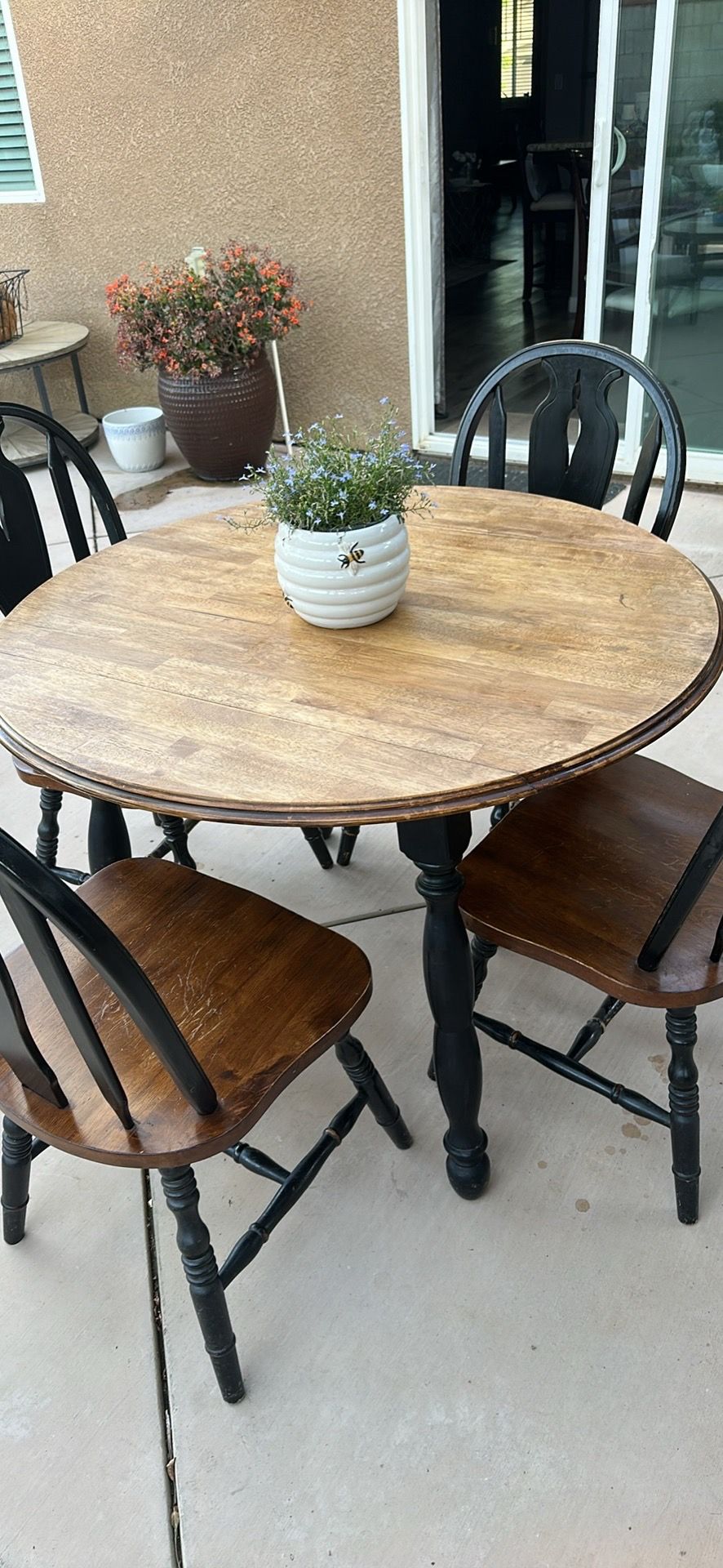Wood Diningroom set for (4)