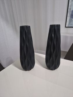 Set of 2 Black Ceramic Wave Vases
