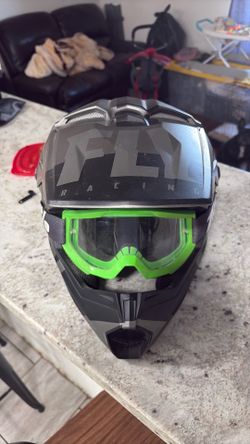 Dottie helmet