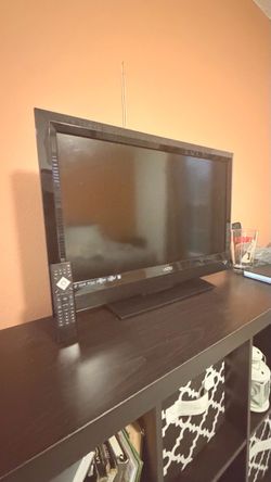 Vizio Flat Screen TV with Remote