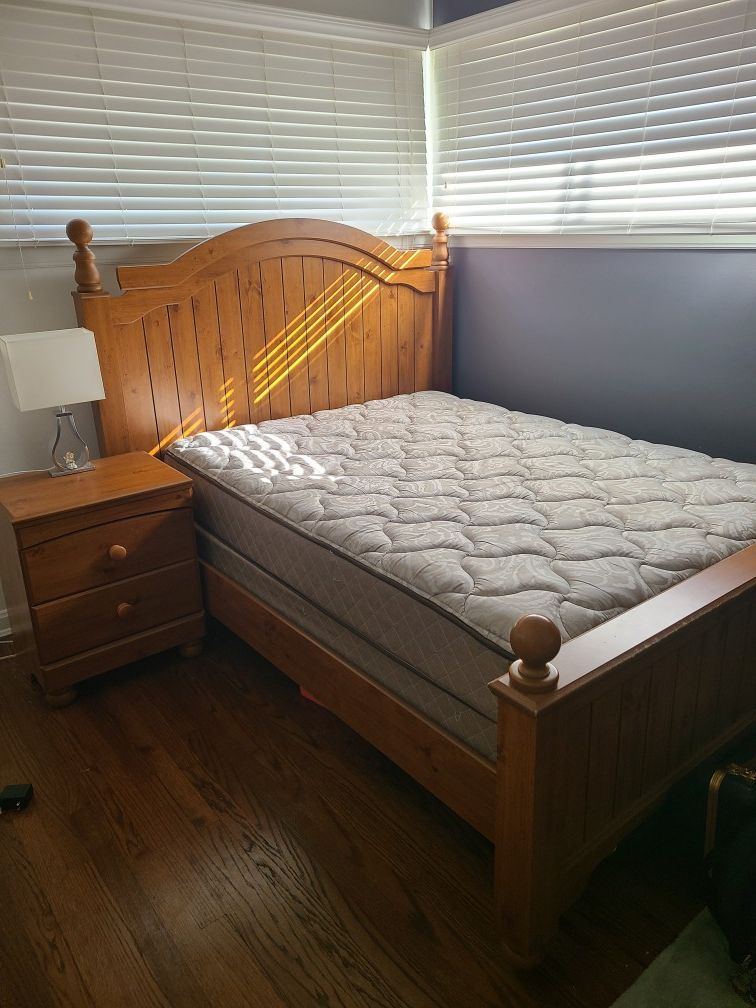 Bedroom furniture plus full size mattress