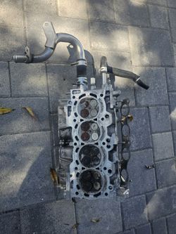 2010-2015 Prius Ct200h Cylinder Head