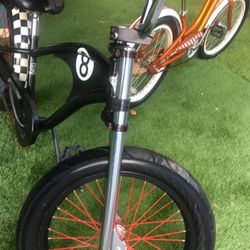 ELECTRA PAIR OF BIKES 