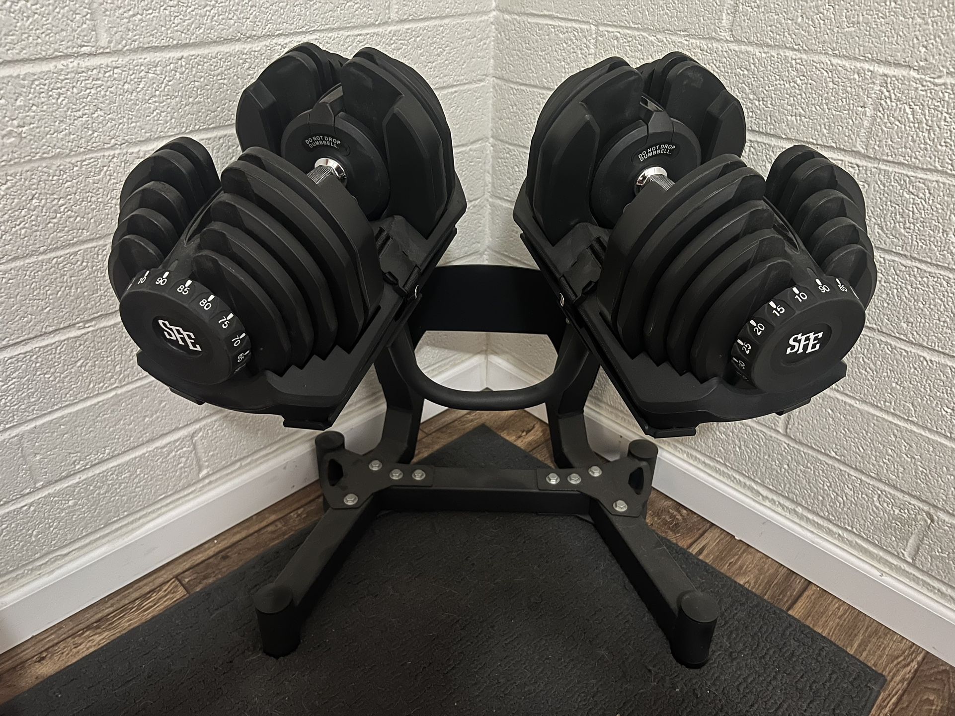 Brand New SFE Bowflex SelectTech 1090 Adjustable Dumbbells w/ Adjustable Commercial Bench & Stand
