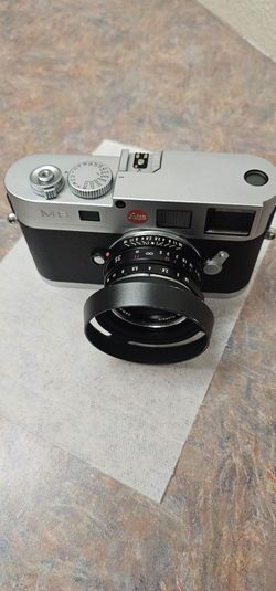 Leica M8