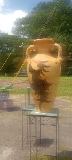 New 3ft dragon inspired floor vase high quality masterpiece very heavy duty must come pickup