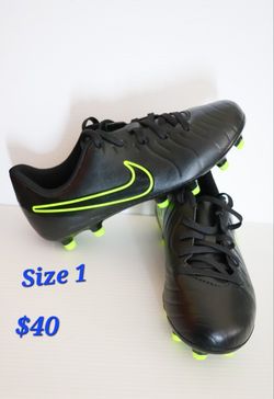 Nike Tiempo Size 1. ⚽️⚽️