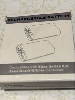 The image shows a generic unbranded pack of two lithium-ion rechargeable batteries compatible with Xbox Series X|S, Xbox One, and Elite controllers.