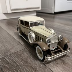 Diecast 1/18 Scale 1930 Packard Brewster Signature Models 