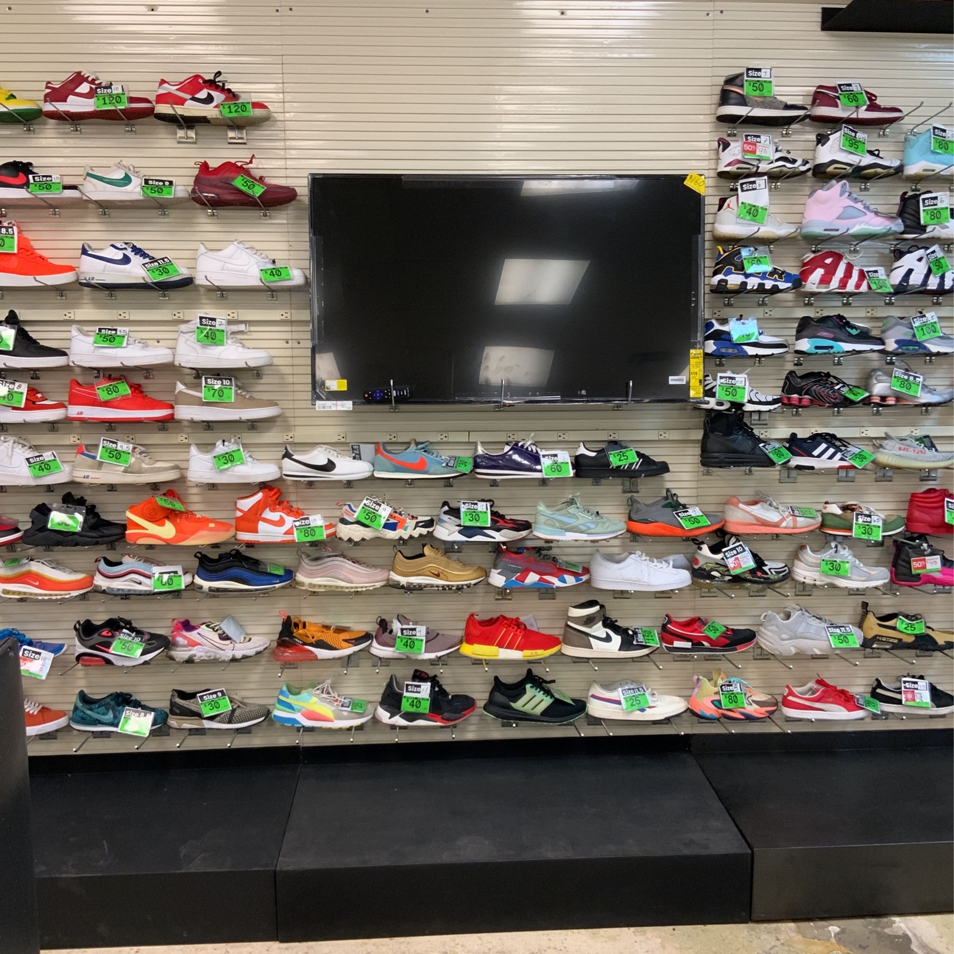 SHOES UNDER RETAIL great Value ******* for Sale in Miami, FL OfferUp