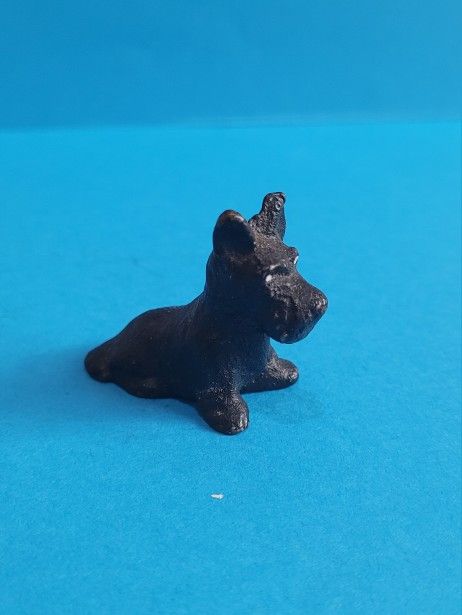Vintage Miniature 1.5'' Black Cast Iron Scottish Terrier Scotty Dog Figurine.