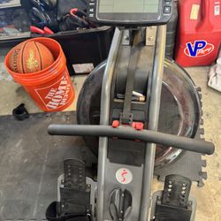 Rowing machine $75 Pick Up Only 