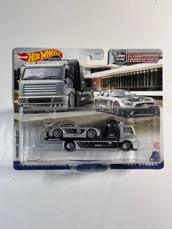 Hot Wheels Premium Team Transport Mercedes-AMG GT3