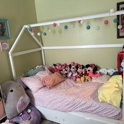 Kids Bed- Twin