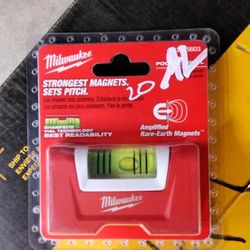 Milwaukee Strongest Magnets Sets Pitch. 