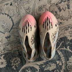 Adidas Yeezy Foam Runner “MX Sand Grey”