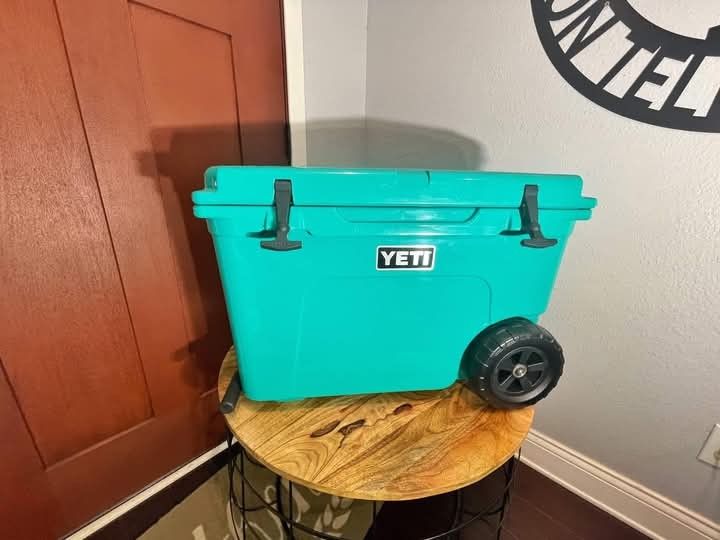 YETI TUNDRA HAUL Cooler
