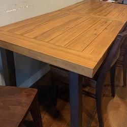 Great Condition Table And Chairs $35