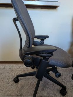 Steelcase Leap v2 Ergonomic desk task Office Chair with Adjustable Arms
