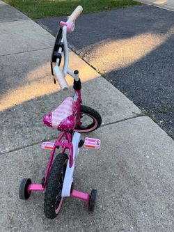 Minnie Mouse toddler bike with training wheels