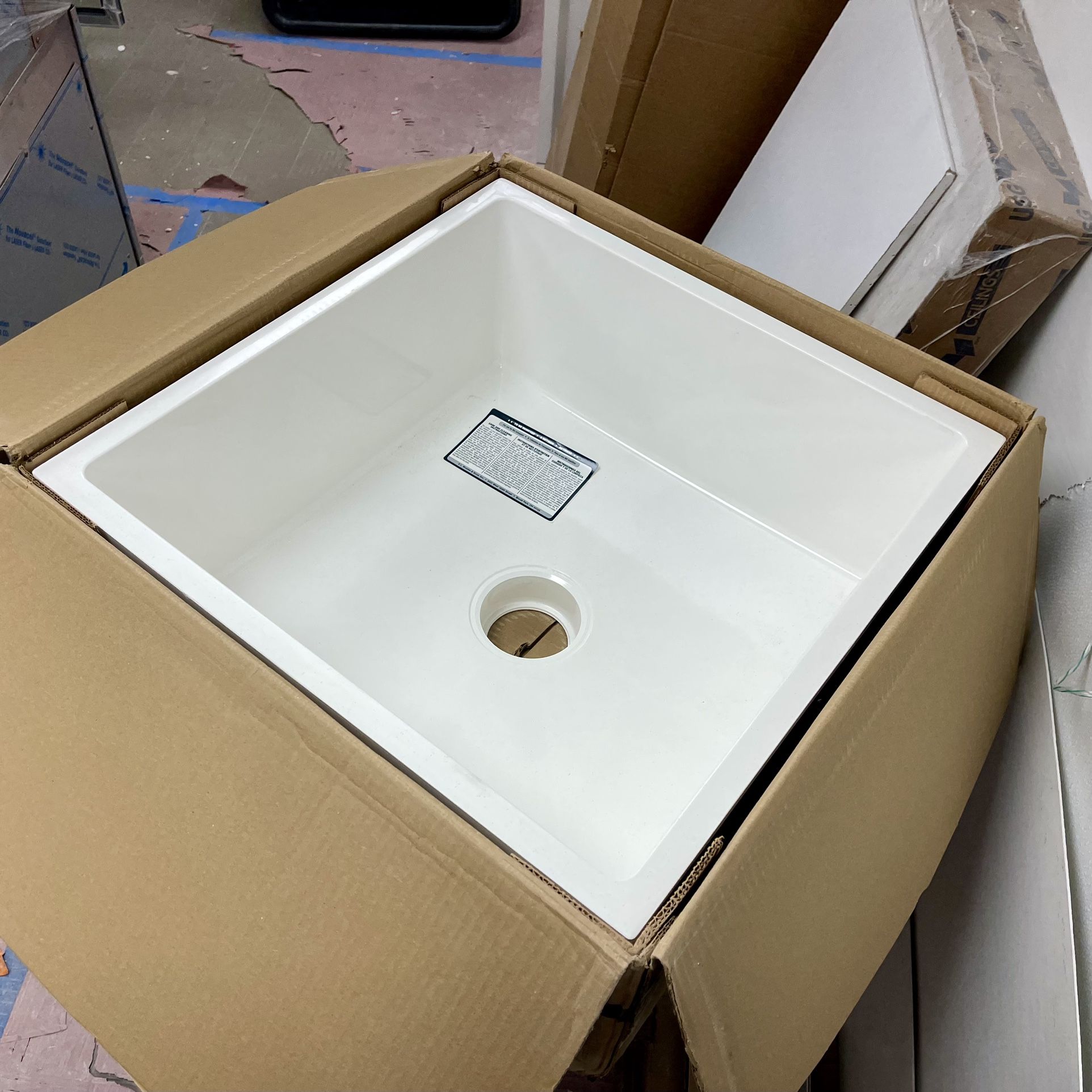 Free Mustee 24” x 24” x 10” service mop basin for 3” DWV in white
