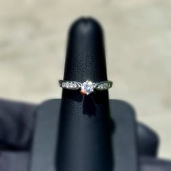 950PT platinum 1.00CTW Natural Diamond Engagement ring sz 7.00