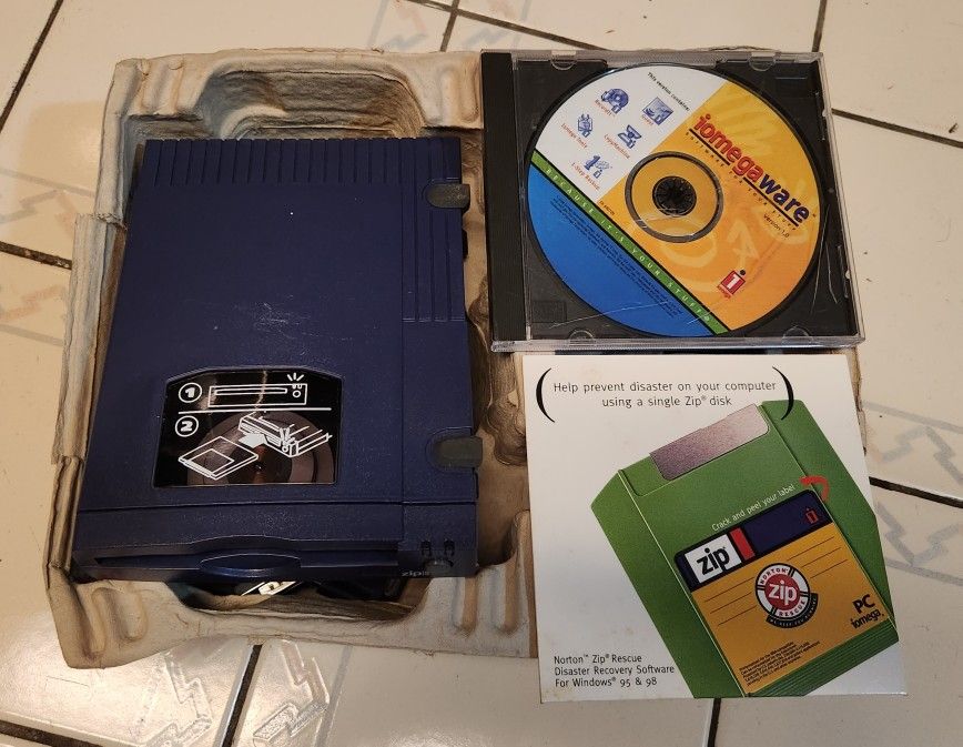 Iomega Zip 100 Parallel Port External Drive 100MB Portable Model 10011