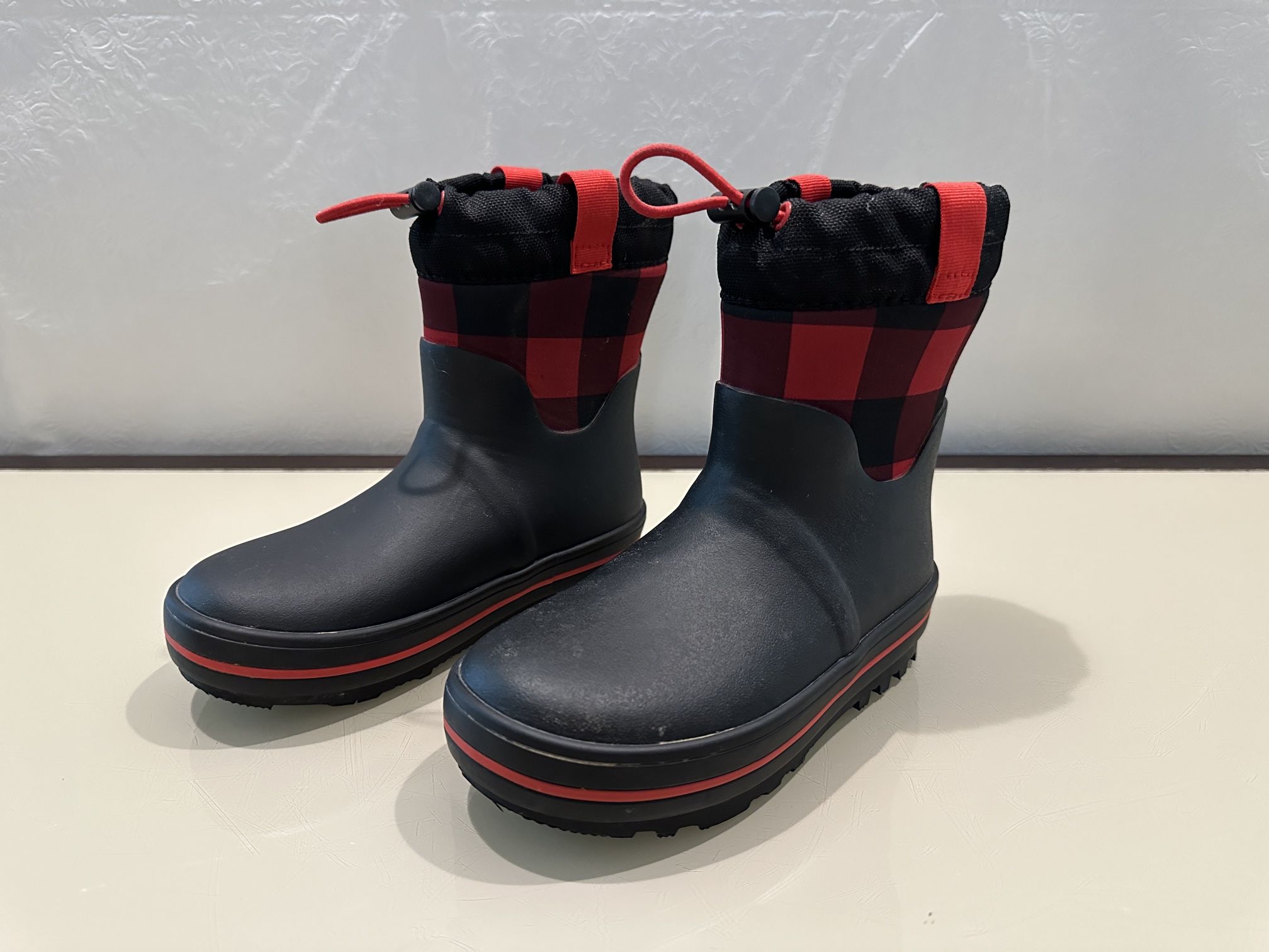 Cat & Jack Kids Rain Boots (Black & Red, Size 12)