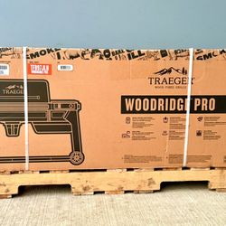 Brand new in box Traeger Woodridge Pro Wifi Pellet Grill and Smoker in Black